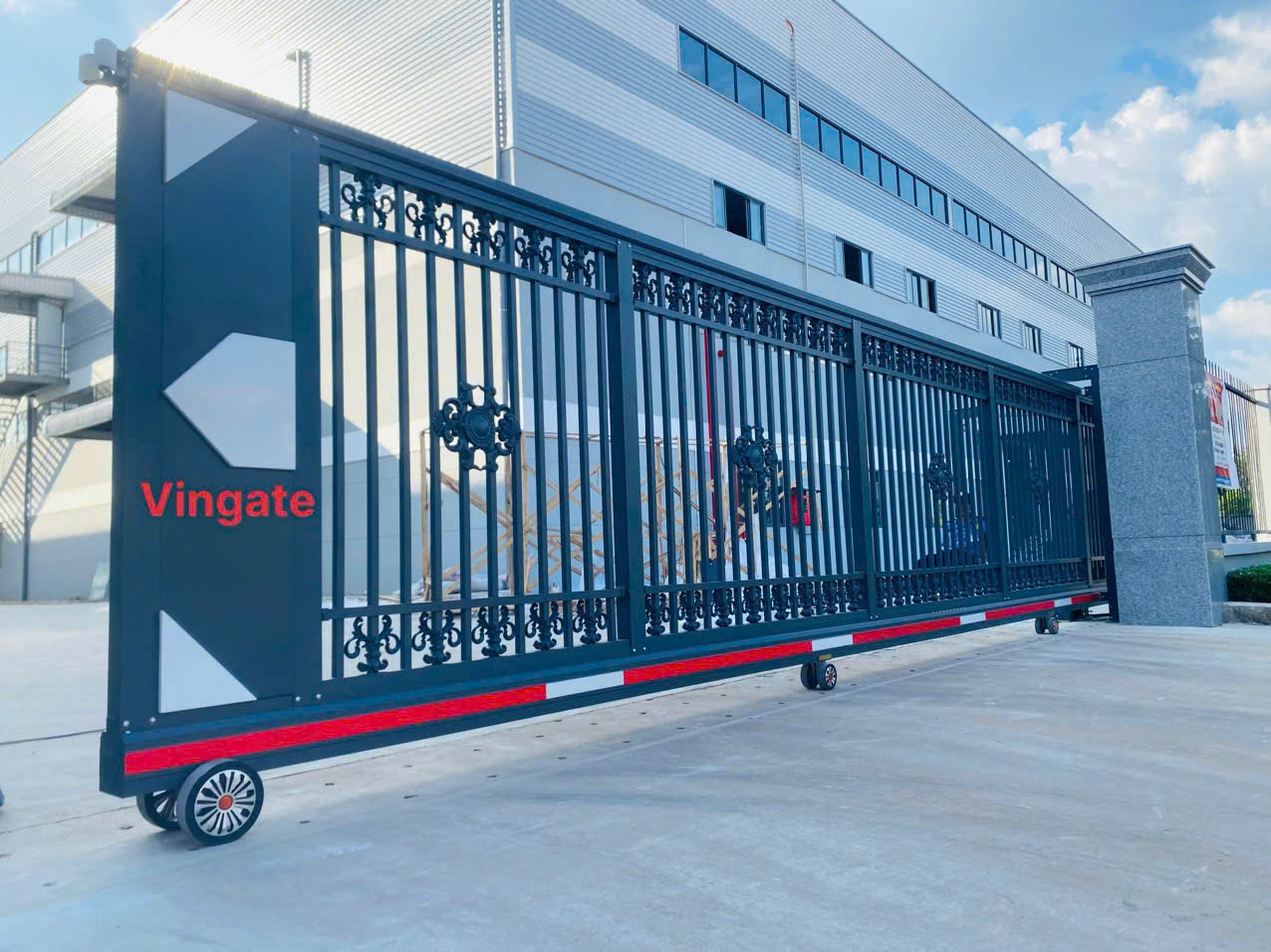 cổng trượt nhôm VT66