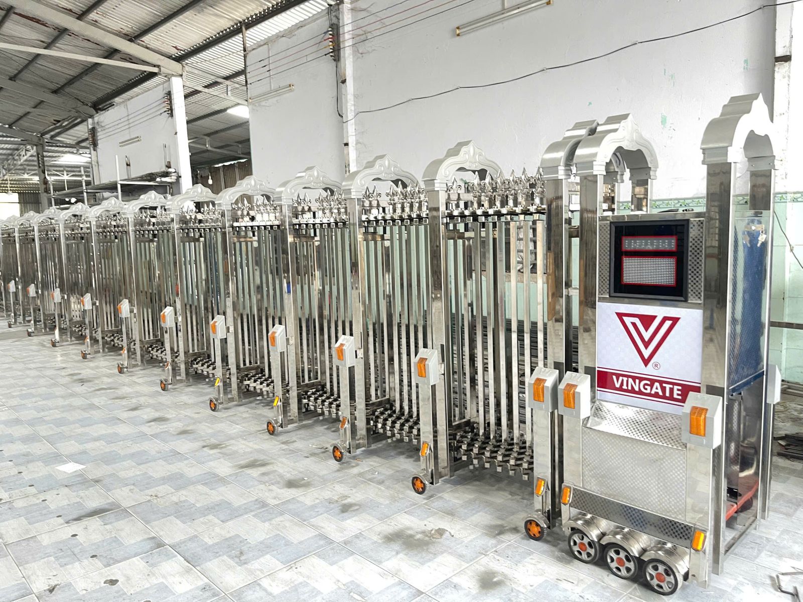 Cổng xếp cao cấp V70